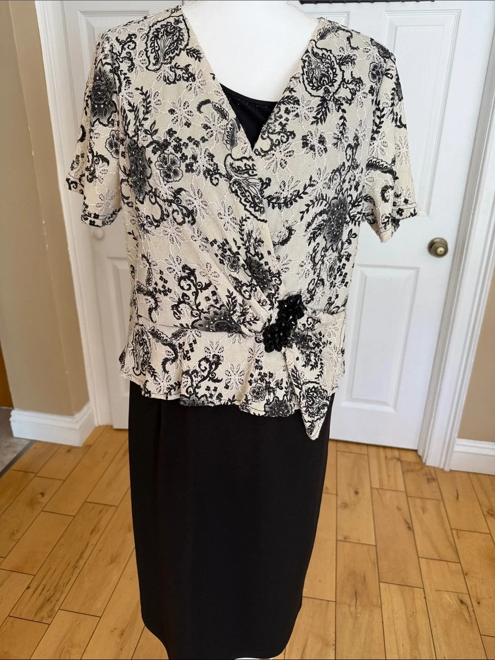 Black & Cream Lace Overlay Wrap Top dress. - Picture 2 of 12
